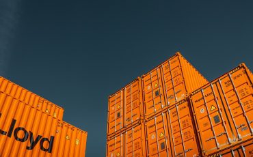 Types and varieties of containers for shipping.